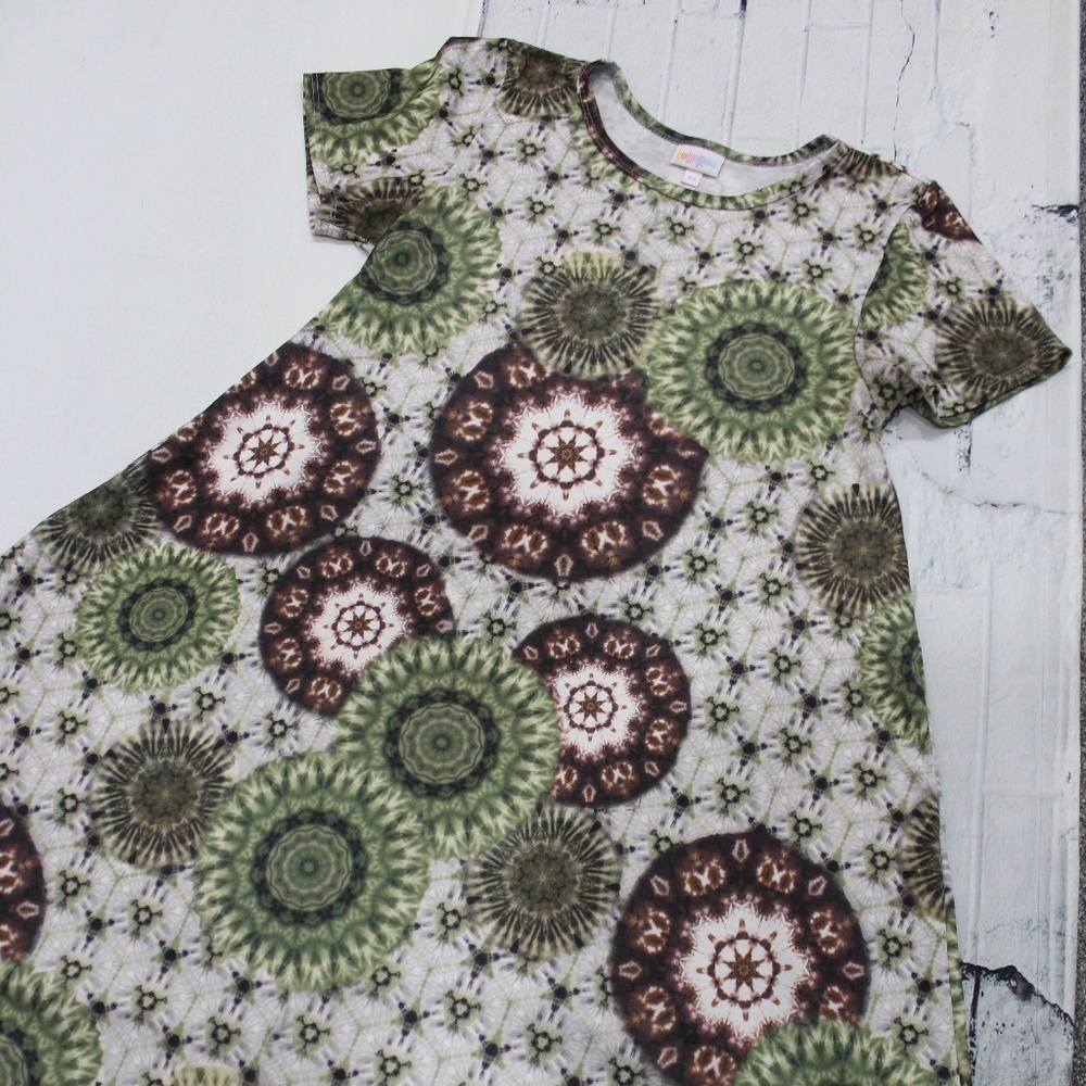 EUC lularoe xs tye dye carly